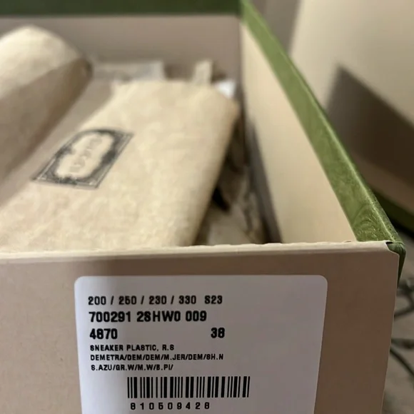 Gucci Sneakers - Picture 8 of 8